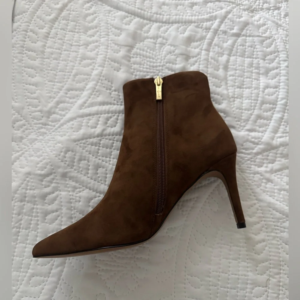 NWOB Steven New York - brown suede bootie with gold tone hardware - Picture 4 of 7